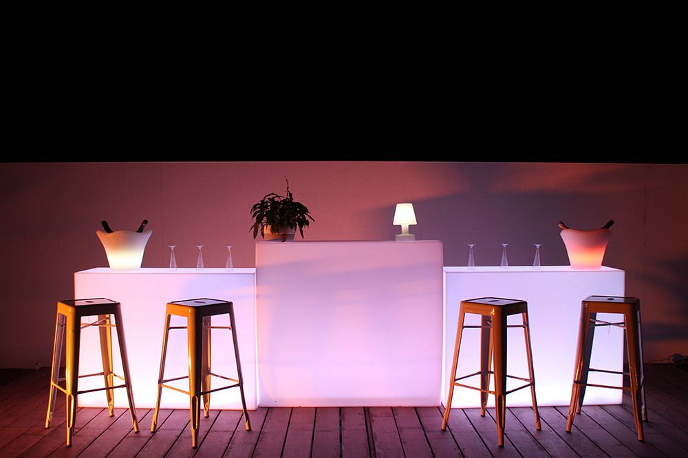 MOBILIER LUMINEUX
